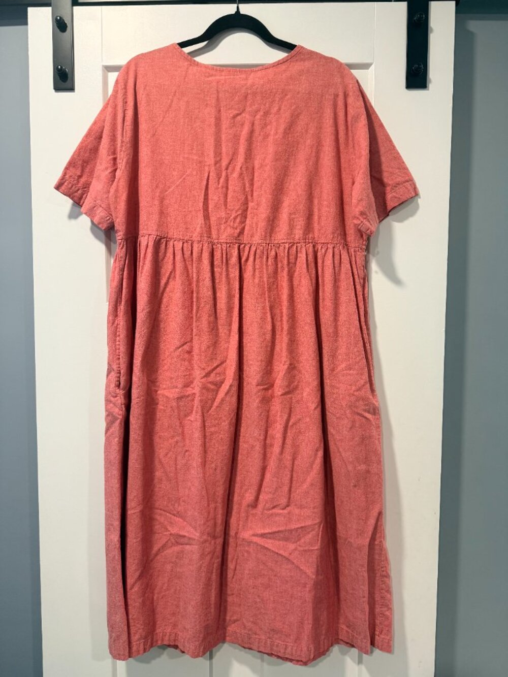 Cabernet Coral Button-Front Midi Dress with Nautical Embroidery - Picture 3 of 4